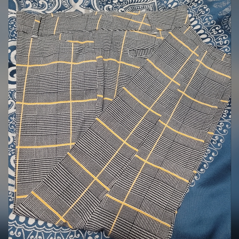 Capri only worn once New York & Company